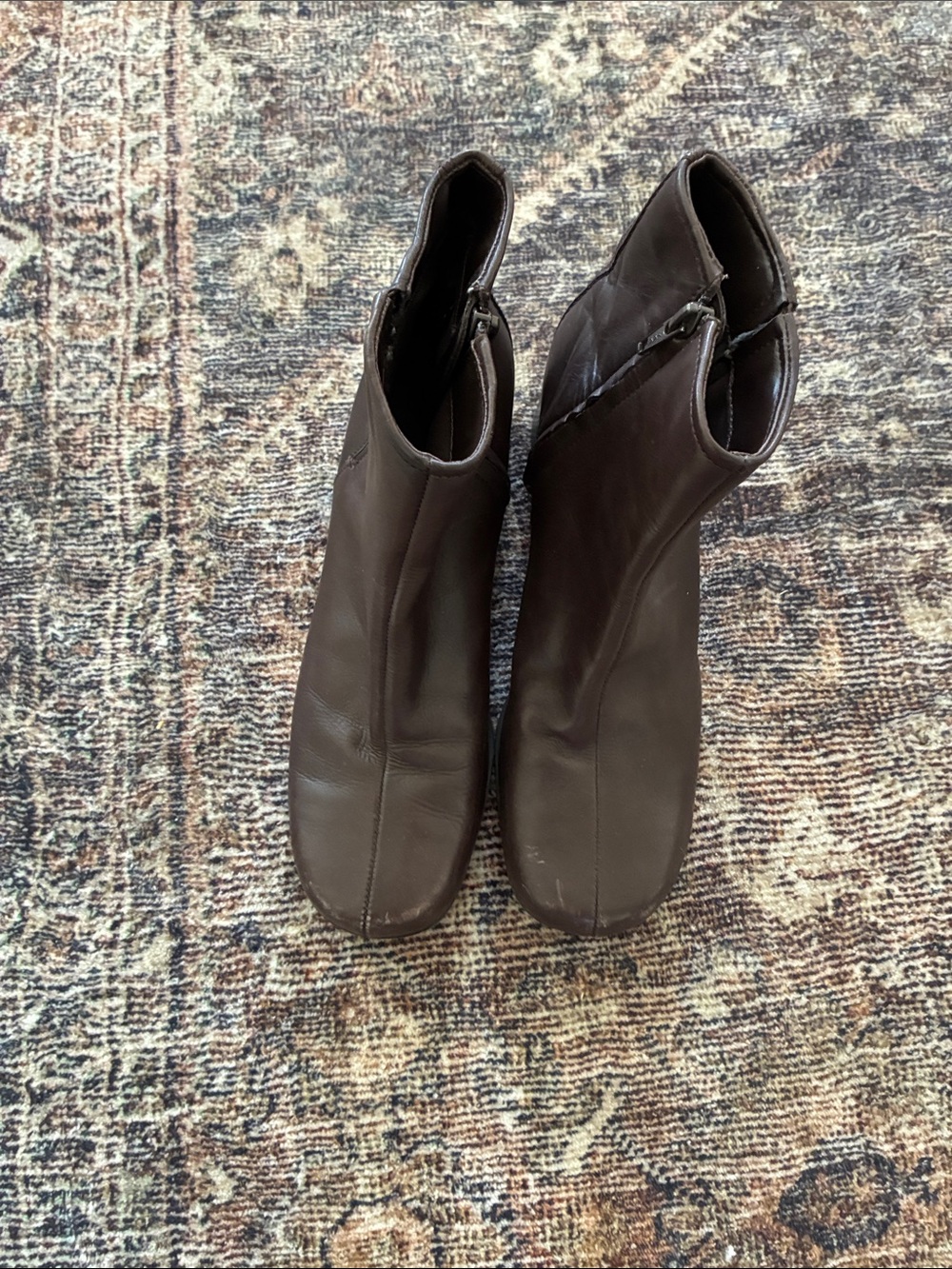 Predictions 90’s Dark Brown Leather Ankle Round Toe Booties